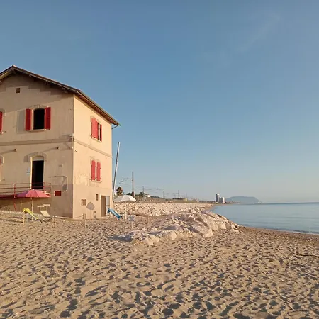 Casello Al Mare 西维尔诺瓦·马尔凯