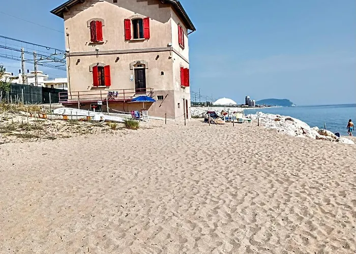 Casello Al Mare * 西维尔诺瓦·马尔凯